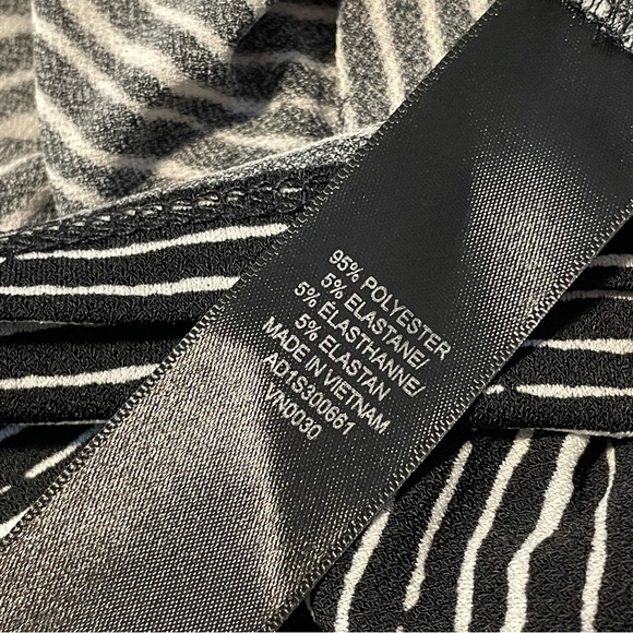 New ADRIANNA PAPELL Top Womens  Cap Sleeveless striped  Printed Ruffle Neck nwt - Picture 10 of 12